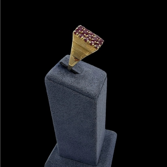 14k Yellow Gold Ruby Ring size 8 - Picture 5 of 9